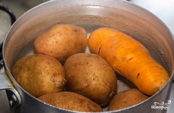 Салат из копченой курицы с шампиньонами