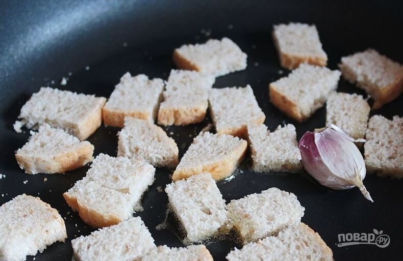 Салат "Цезарь" с курицей и помидорами