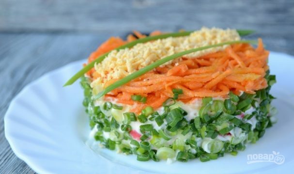 Салат с крабовыми палочками и корейской морковью